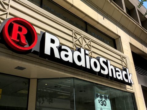 A Radioshack is belép a defi-piacra