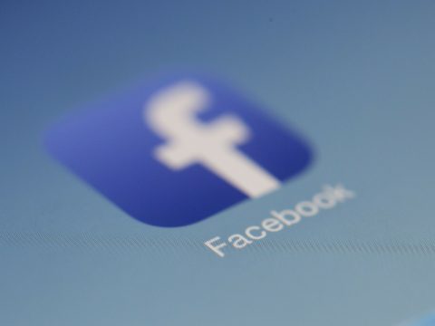 Egy ausztrál milliárdos pereli a Facebookot, csalás miatt