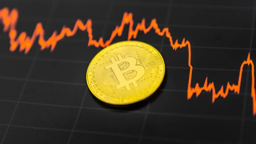 3000 dolláros Bitcoin-áresés: melyik szinten kell maradnia a bikás trendhez?